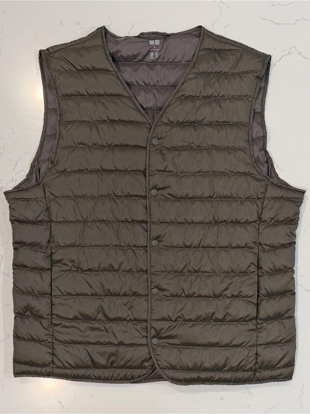 Uniqlo Lightweight Pufftech Puffer Vest Mens XL Olive Green Snap Front Packable